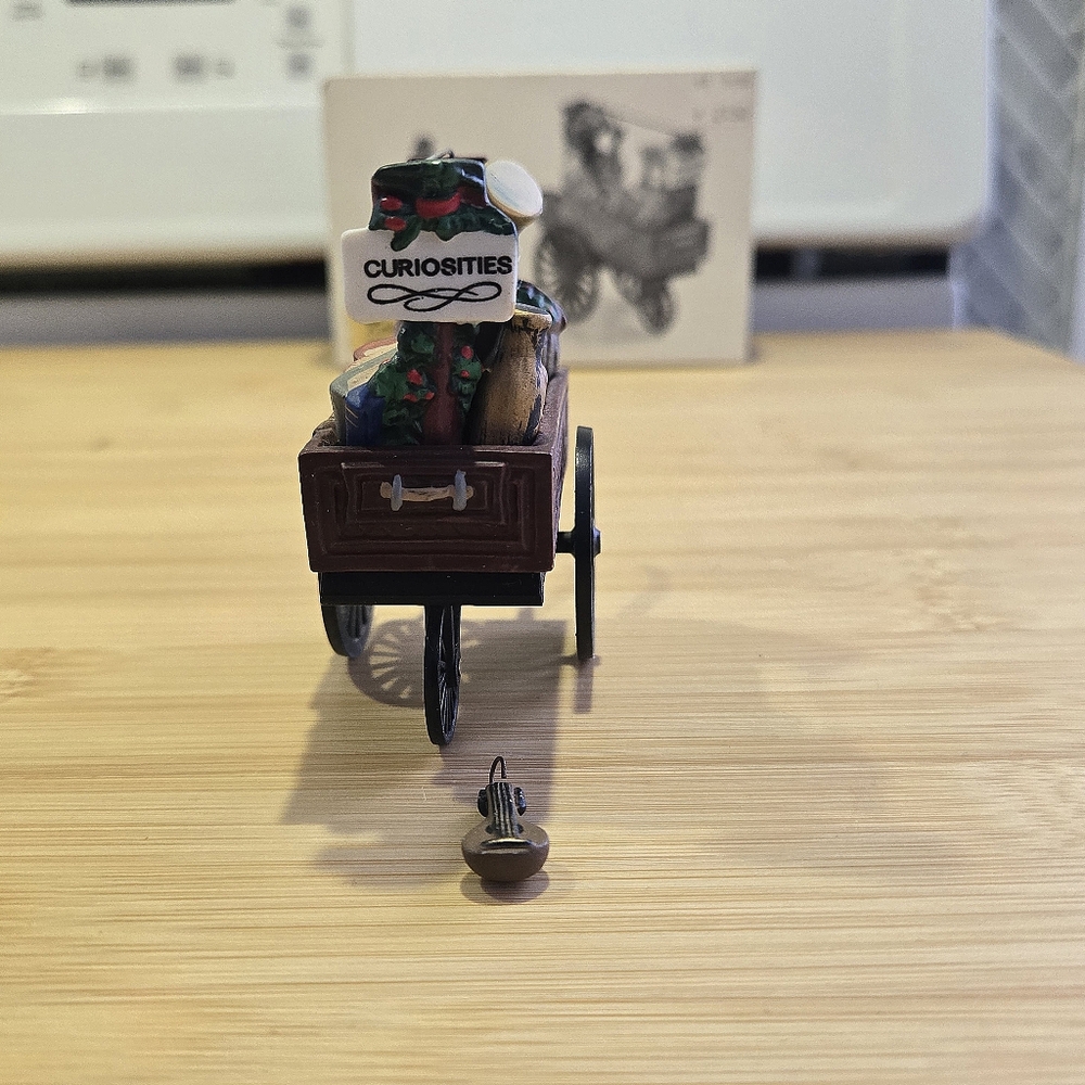 Department 56 Chelsea Market Curiosities Monger & Cart Figurine Set - Like New - Picture 7 of 12